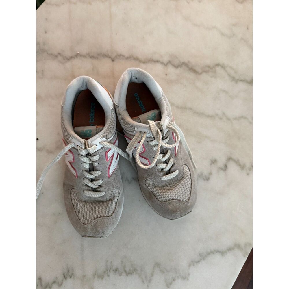 New Balance 574 Women’s Size 6 Grey Pink Coral Sneakers WL574ACJ2